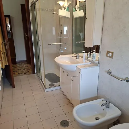 La Casa Di Titty Lägenhet *